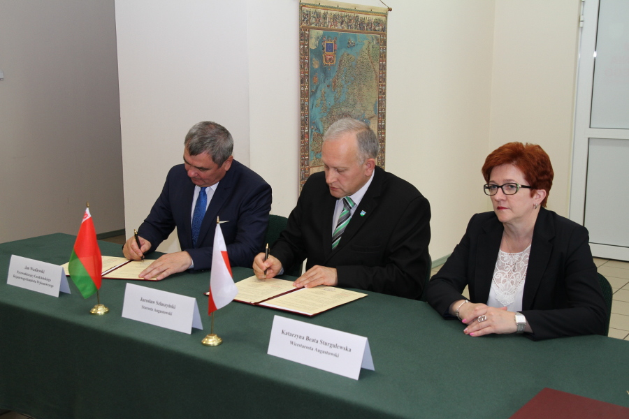 podpisanie porozumienia pomiędzy Powiatem Augustowskim a Rejonem Grodzieńskim