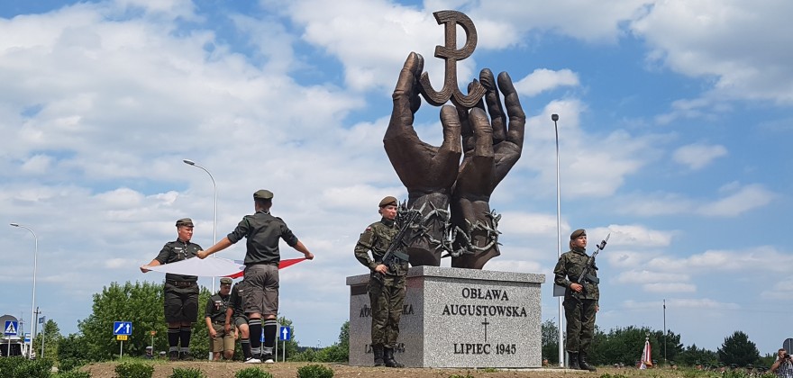 Osłonięcie pomnika Ofiar Obławy Augustowskiej 