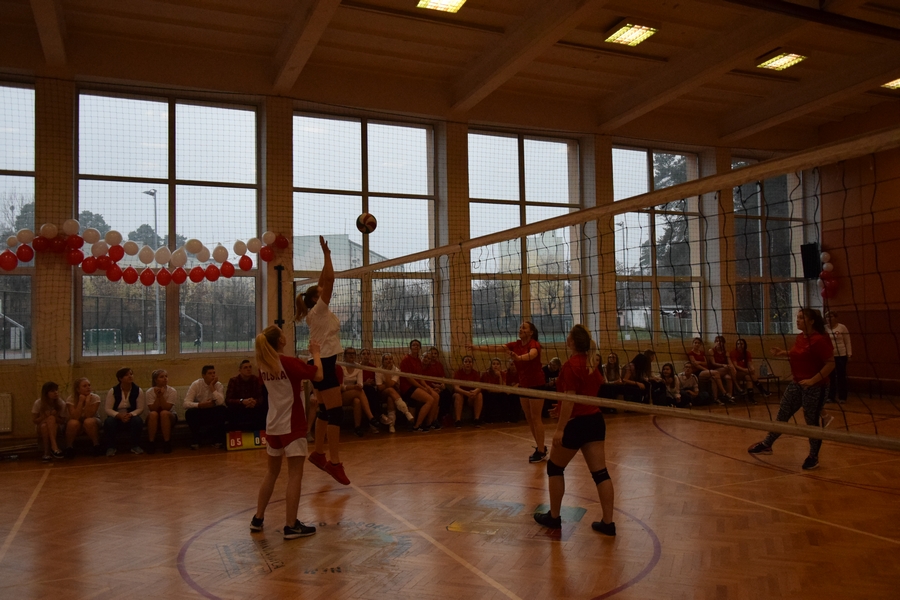 Wielki Turniej Sportowy Szkół Średnich z okazji 100-lecia Odzyskania Niepodległości przez Polskę
