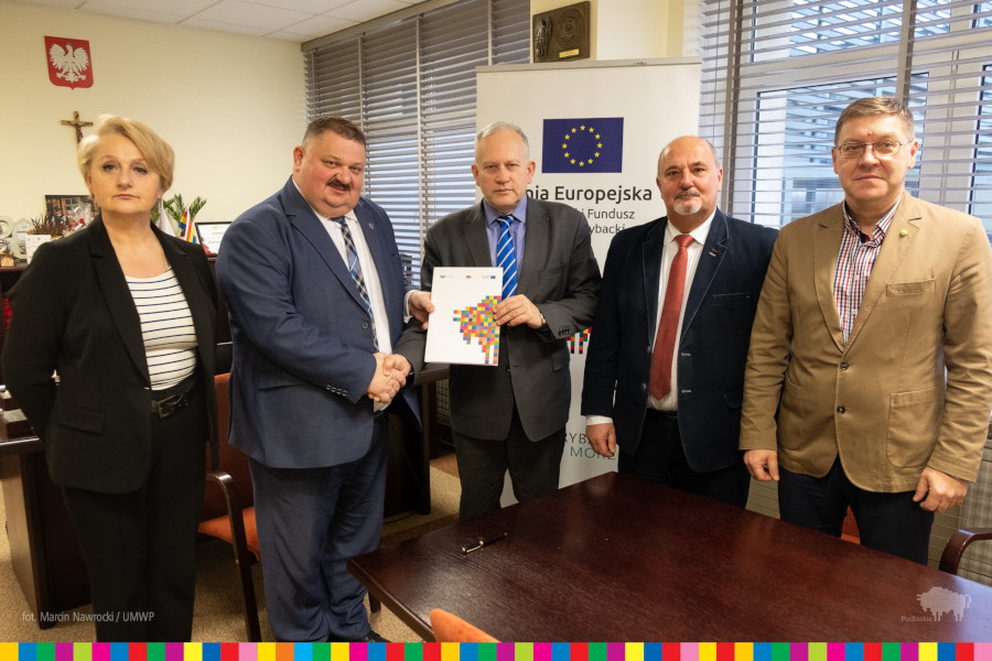 Podpisanie umowy na realizację proj. „Promocja dziedzictwa rybackiego Ziemi Augustowskiej”